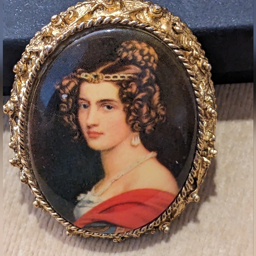 HAND PAINTED LADY BROOCH - Picture 1 of 3